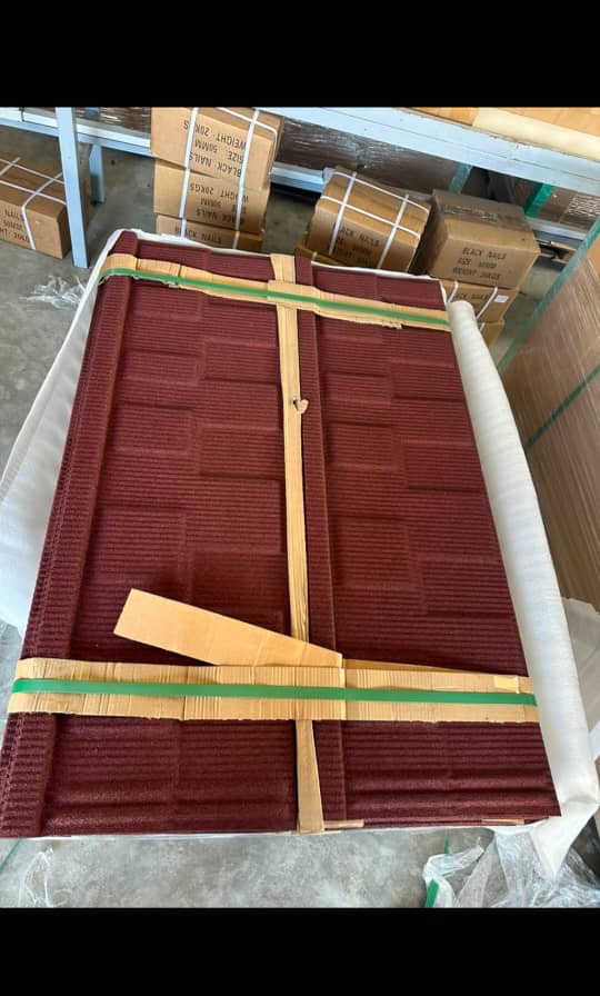 Stone coated tiles