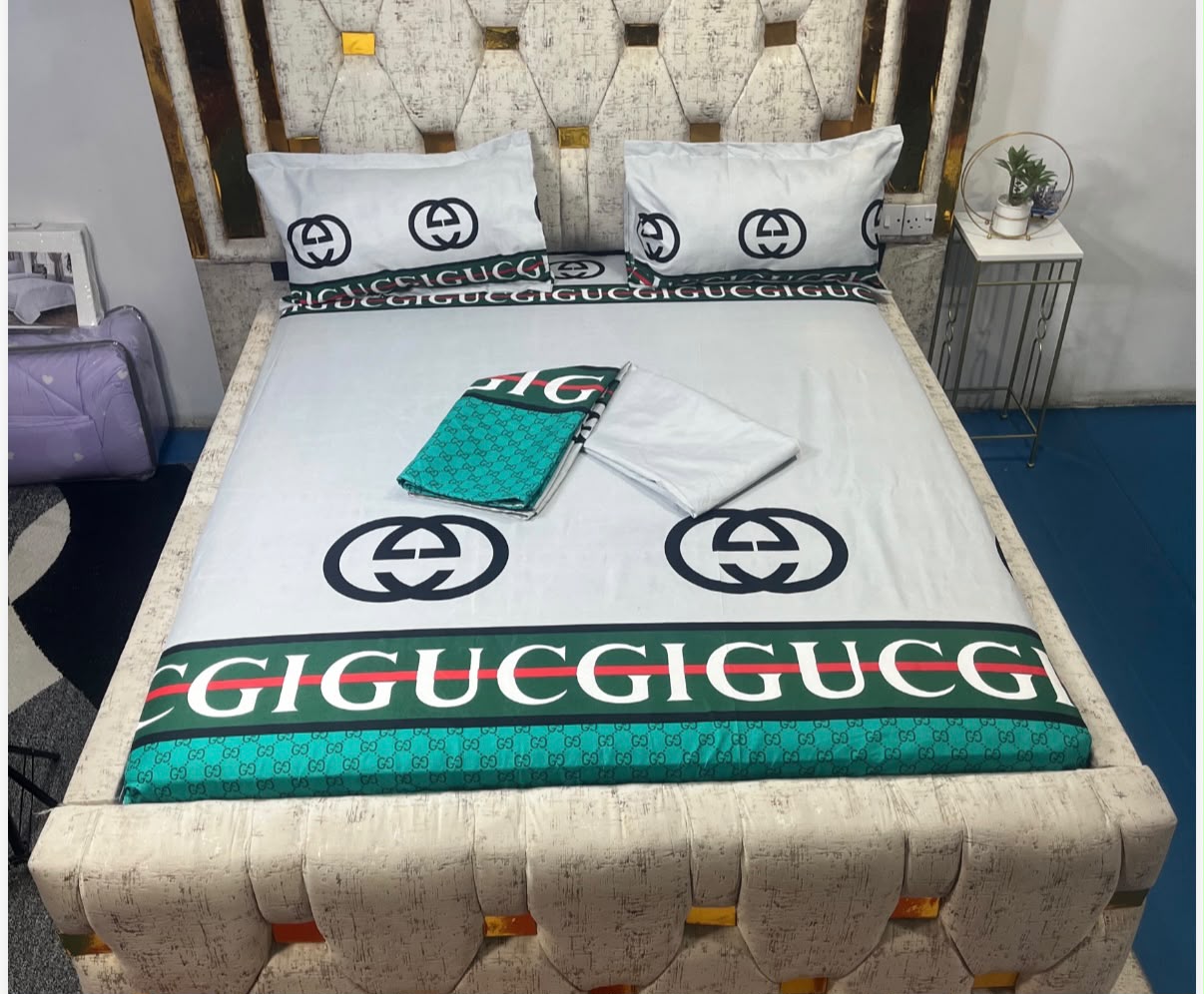 White gucci bedsheet fullset