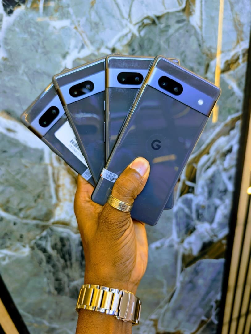 Pixel 7 plain boxed