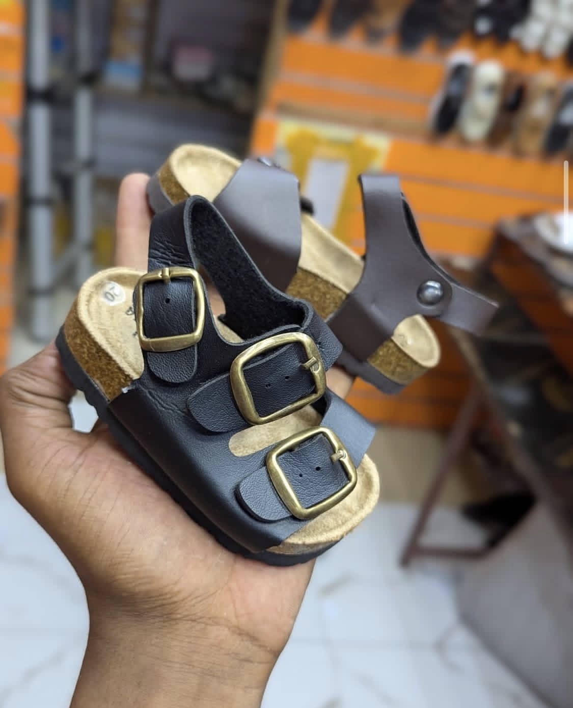 Sandles za watoto
