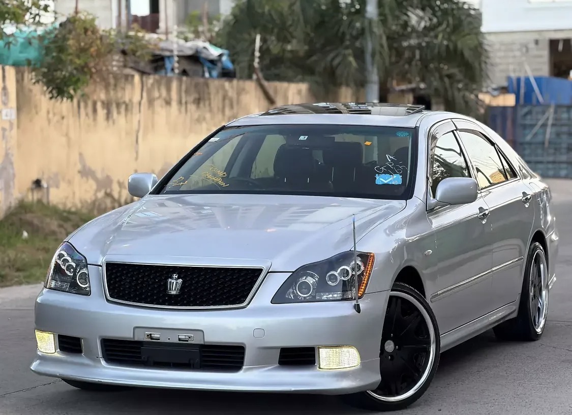 Toyota crownathlete