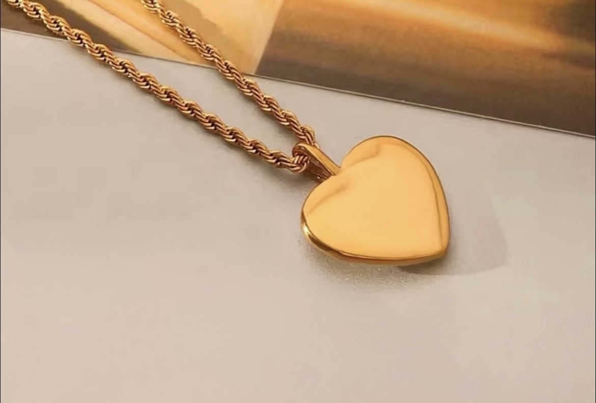 eva necklace