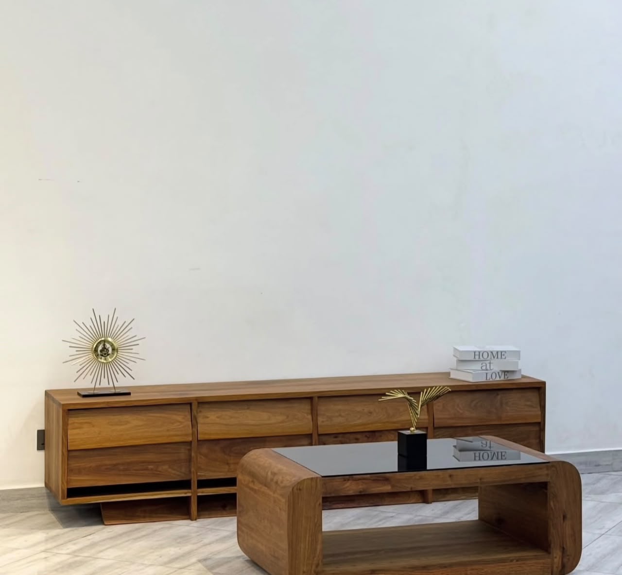 Elegant showcase