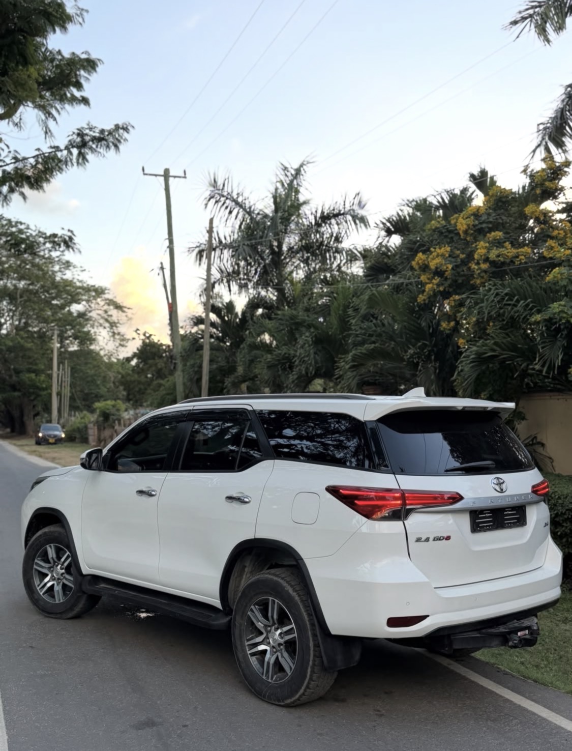 Toyota fortuner.