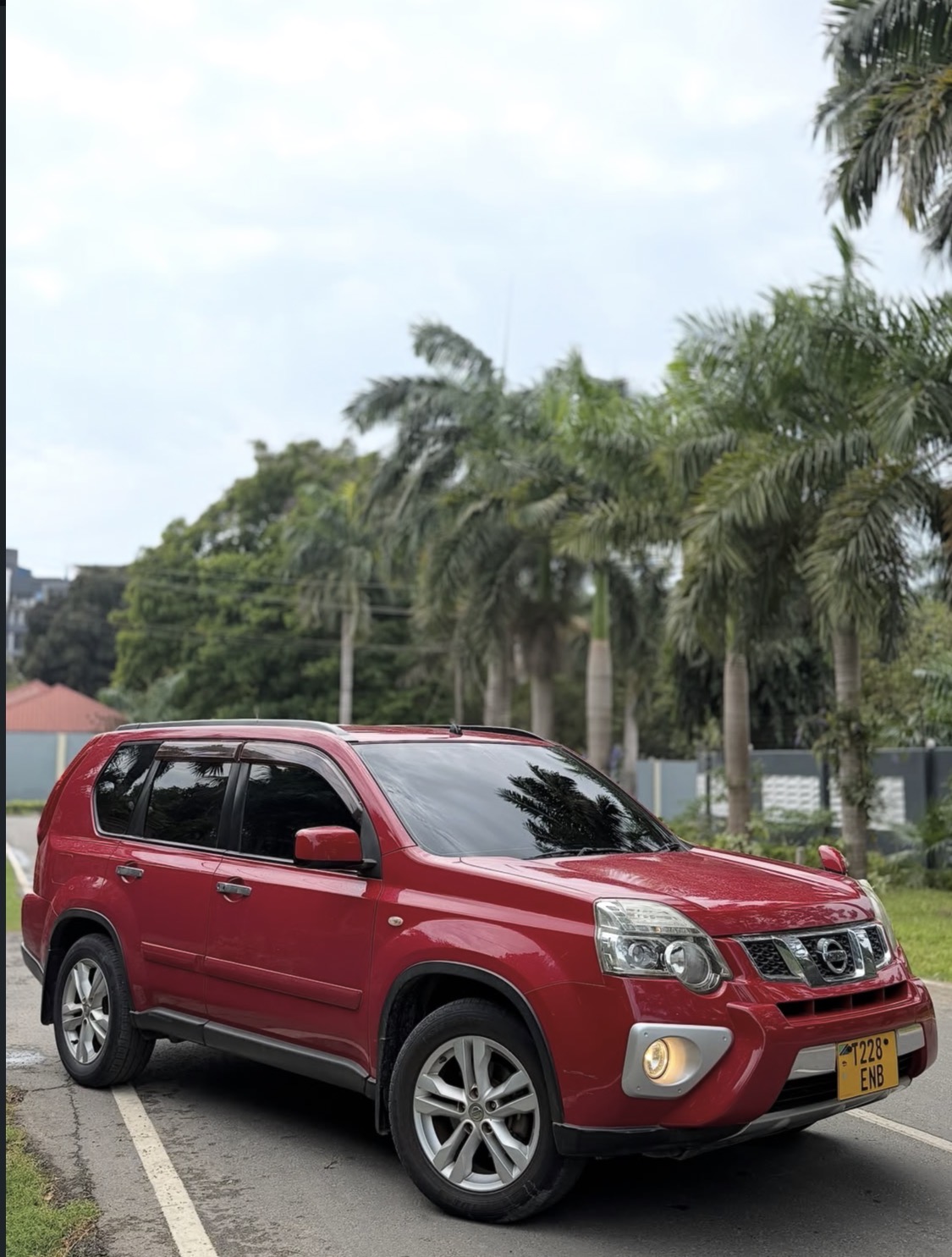 Nissan X trail.