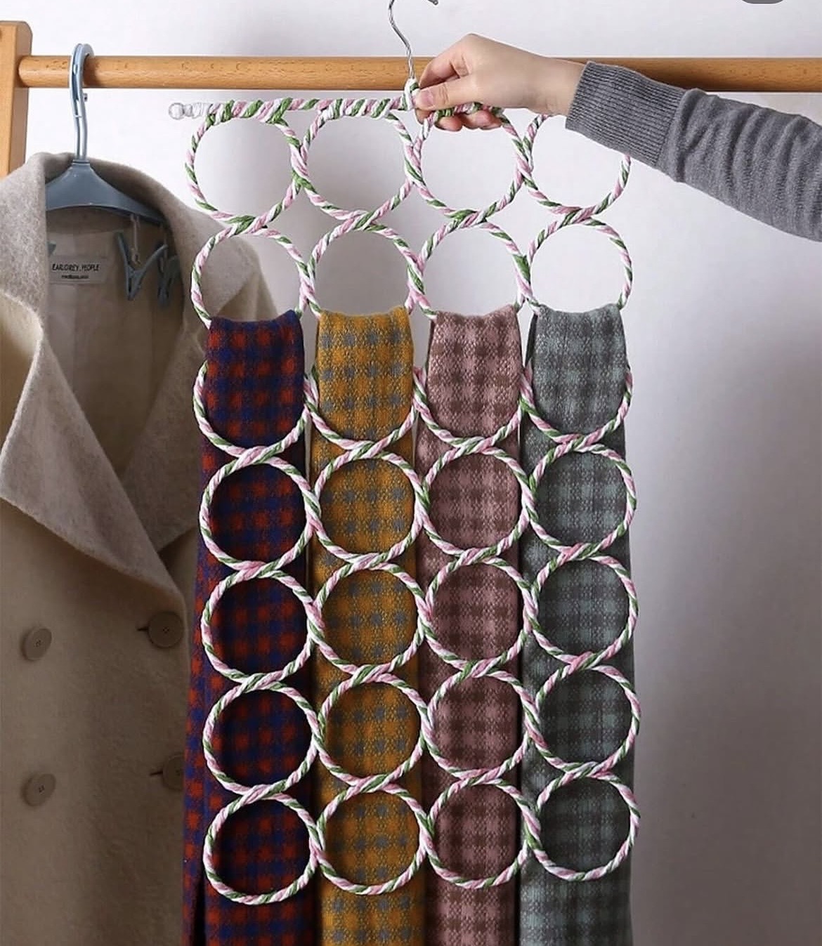 scarf hanger