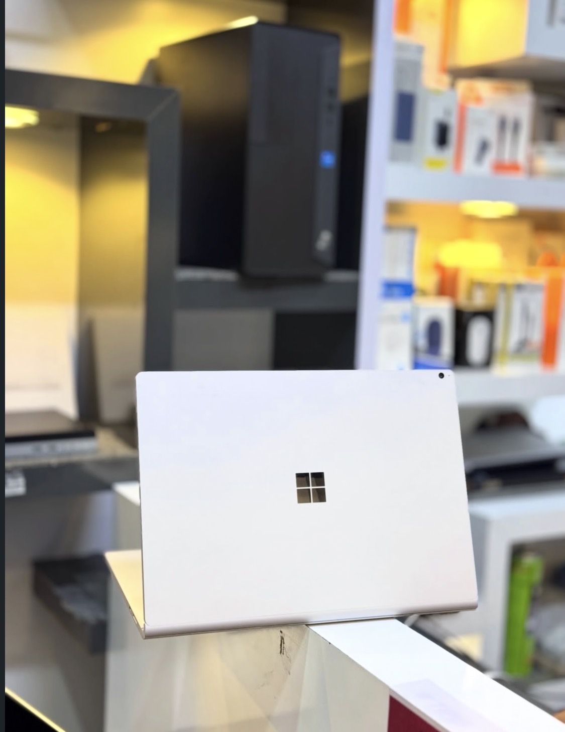 Microsoft surface book 2