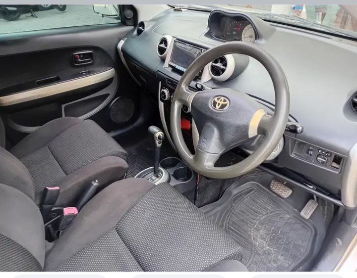 Toyota IST