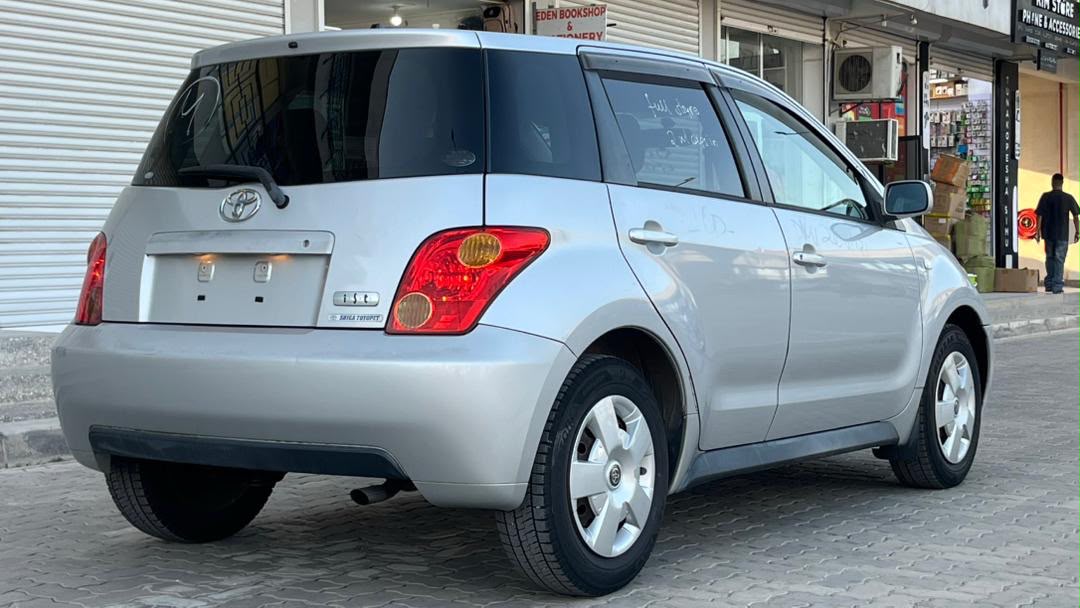 TOYOTA IST
